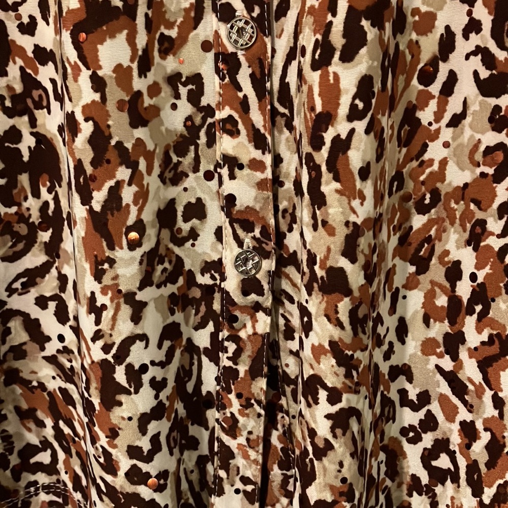 HOLIDAY DEAL! Emily Daniel’s Button Down Blouse - Picture 8 of 11